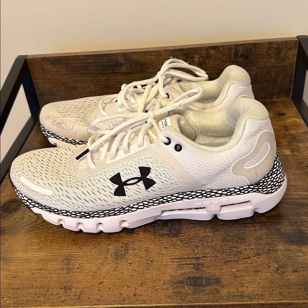 Under Armour Hovr Infinite 2 Sneaker Black and White Size 10.5 - Picture 4 of 8
